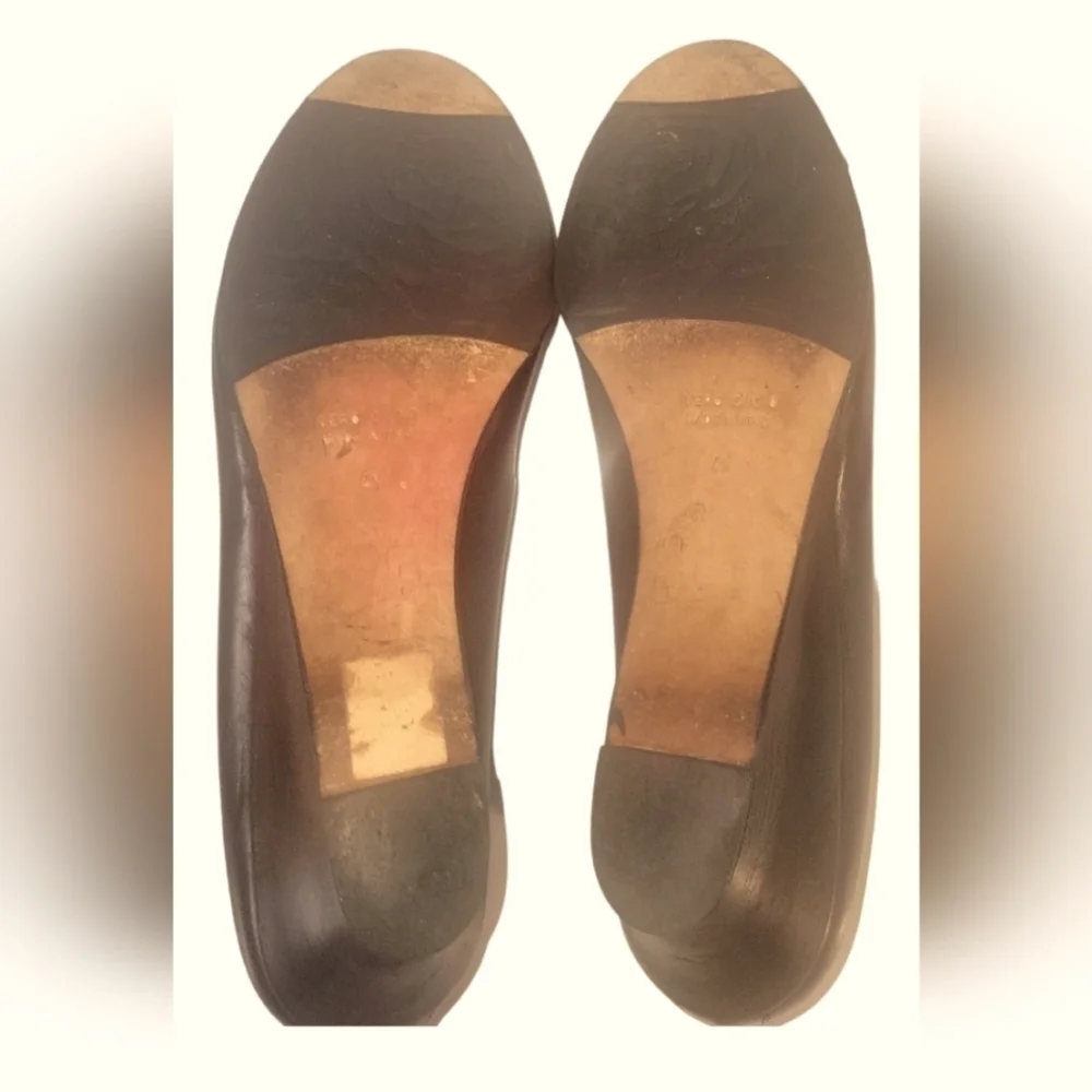 Taryn Rose Women's Black Rounded Toe Wedge heels Patent Leather Pumps